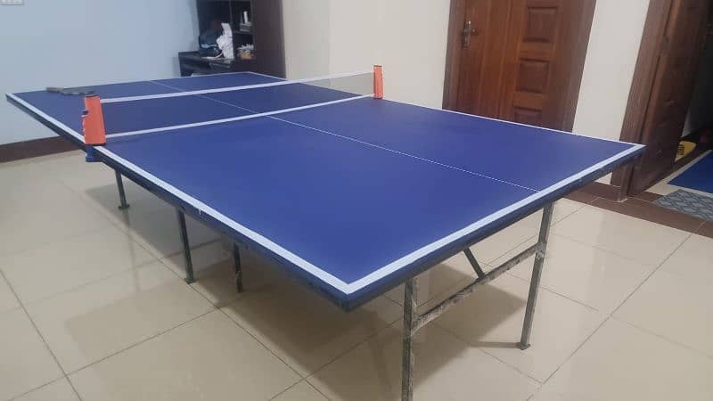 Brand new. Fold able Table tennis 1