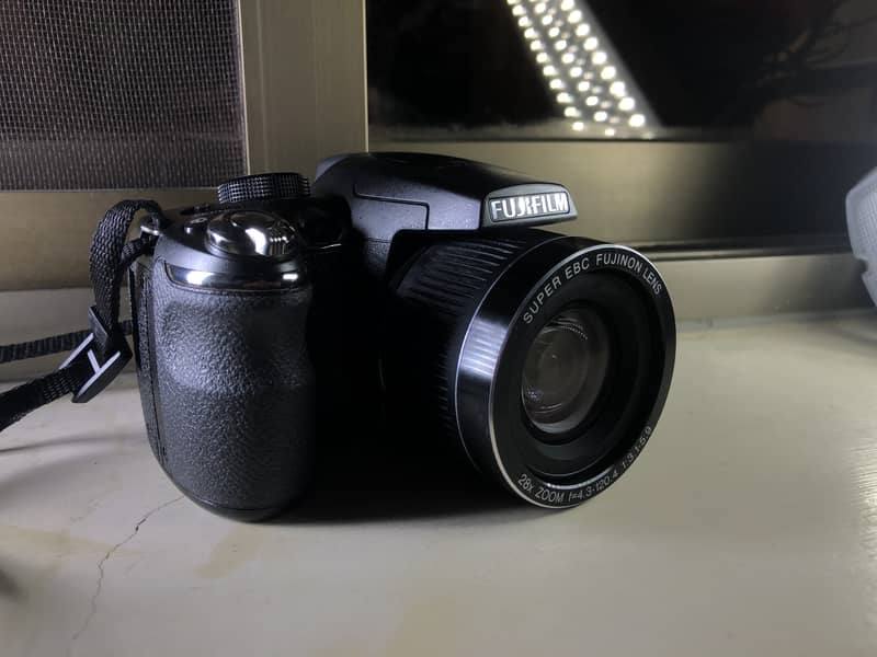 FUJIFILM S3000 (SLR) 3