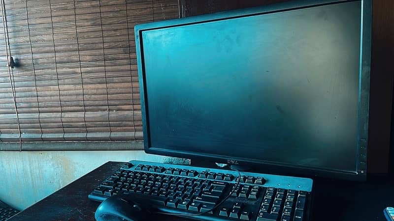 Gaming pc & monitor 0