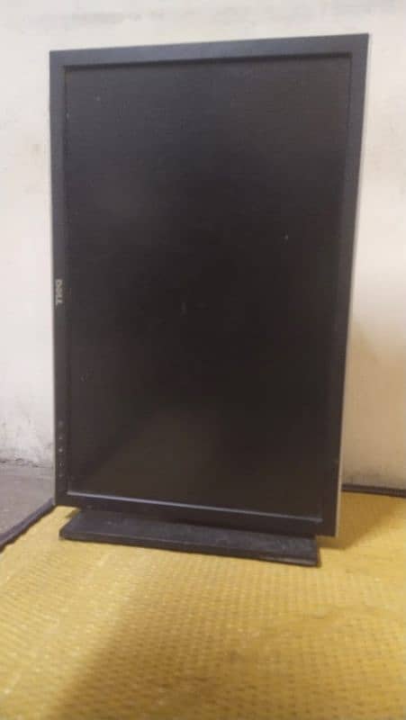 A dell LCD with Tv kit that can play cable channels. . . . . 3