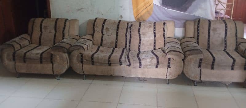 7 seater sofa in reasonable price urgent sell 0