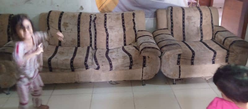 7 seater sofa in reasonable price urgent sell 1