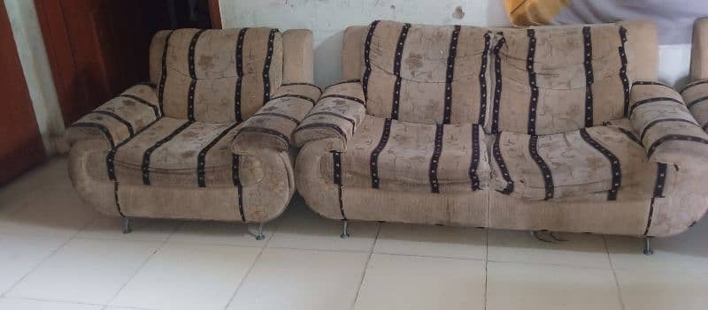 7 seater sofa in reasonable price urgent sell 2