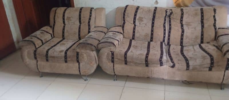 7 seater sofa in reasonable price urgent sell 5