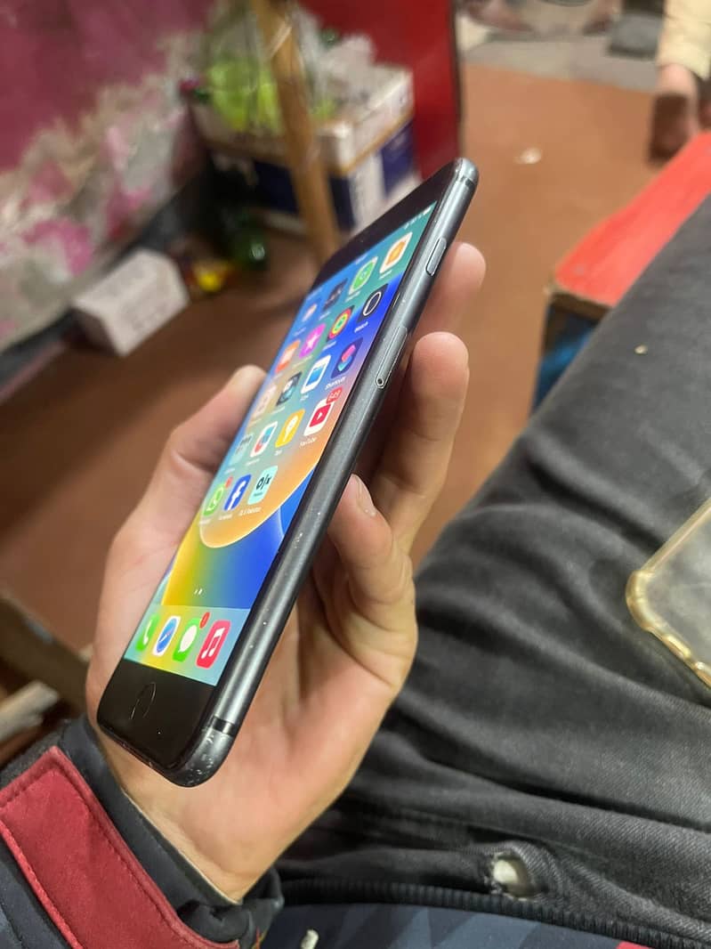 iPhone 8 Plus totall janioune 5