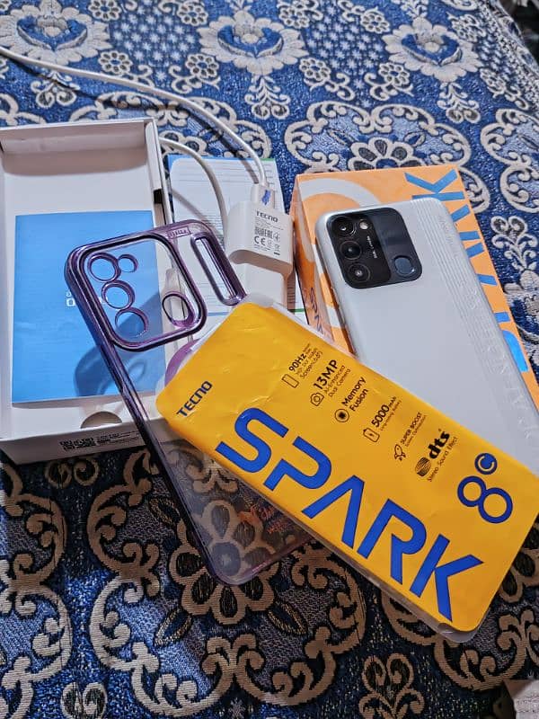 Tecno Spark 8c  (4-2/ 128GB) complet box 3