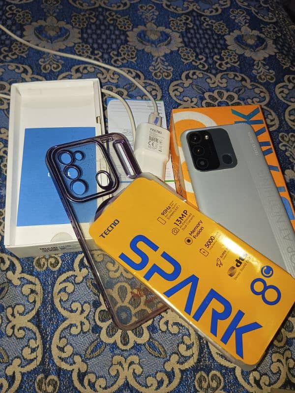 Tecno Spark 8c  (4-2/ 128GB) complet box 7