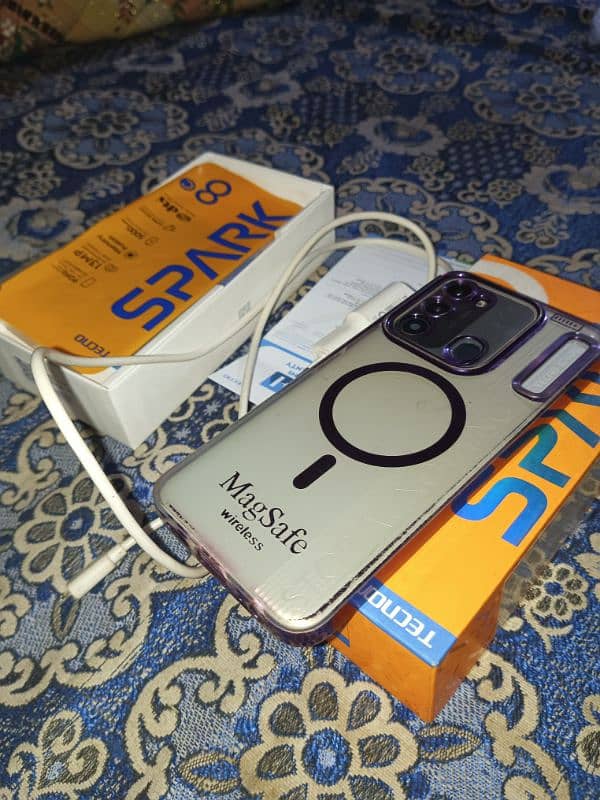 Tecno Spark 8c  (4-2/ 128GB) complet box 9