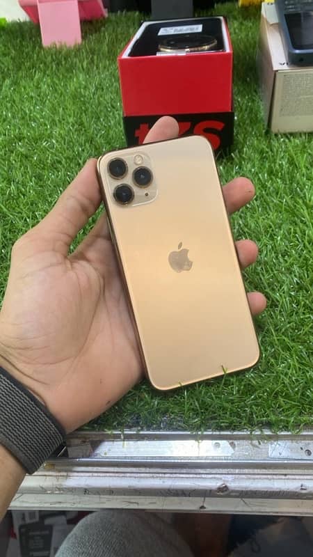 iphone 11pro lush mobile everything original as seen in pics 64 gb 75% 1