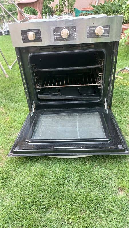 Inbuilt electric and gas oven i 3