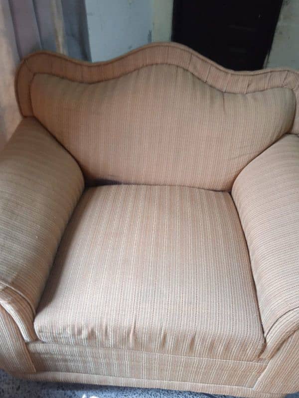 5 seter sofa with 5 cushions urgent sell 2