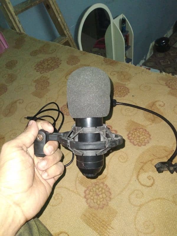 professional condensor microphone (studio mic) 3