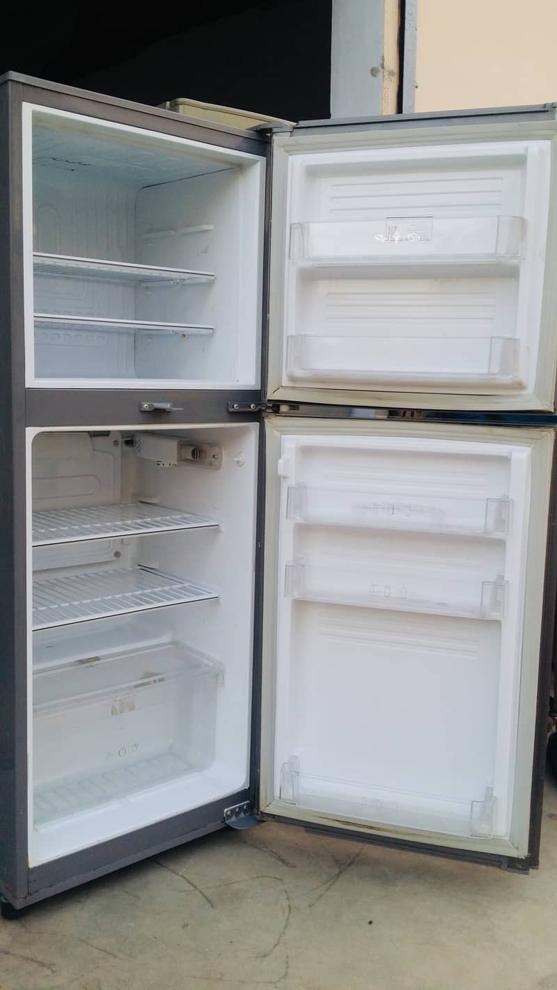 PEL Fridge, Like A Brand New, Full Genuine, Original Gas 14