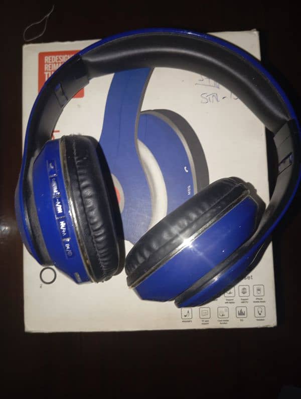 Beats STN - 13 Bluetooth Headphones 1