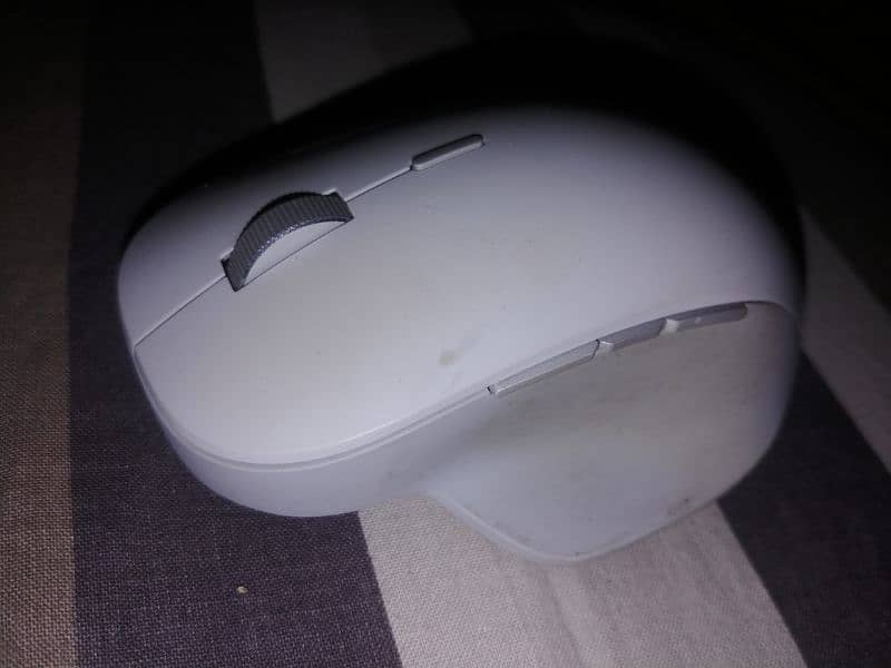 MICROSOFT Bluetooth Surface Precision Mouse 1