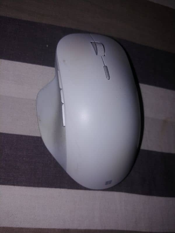 MICROSOFT Bluetooth Surface Precision Mouse 0