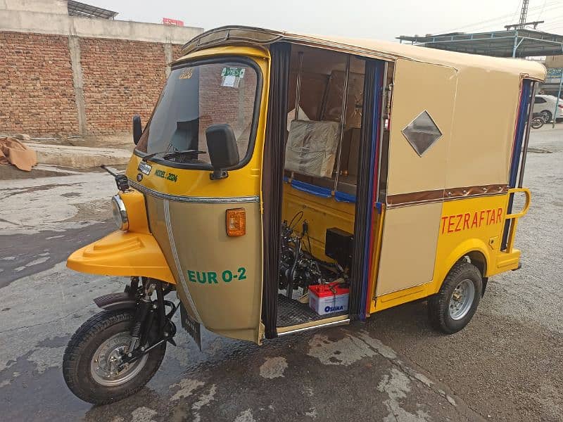 TEZ RAFTAR RIKSHAW 6 SEATER 24 MODEL 1