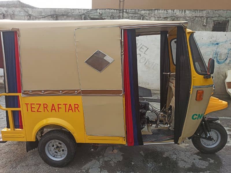 TEZ RAFTAR RIKSHAW 6 SEATER 24 MODEL 8