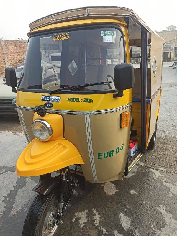 TEZ RAFTAR RIKSHAW 6 SEATER 24 MODEL 10