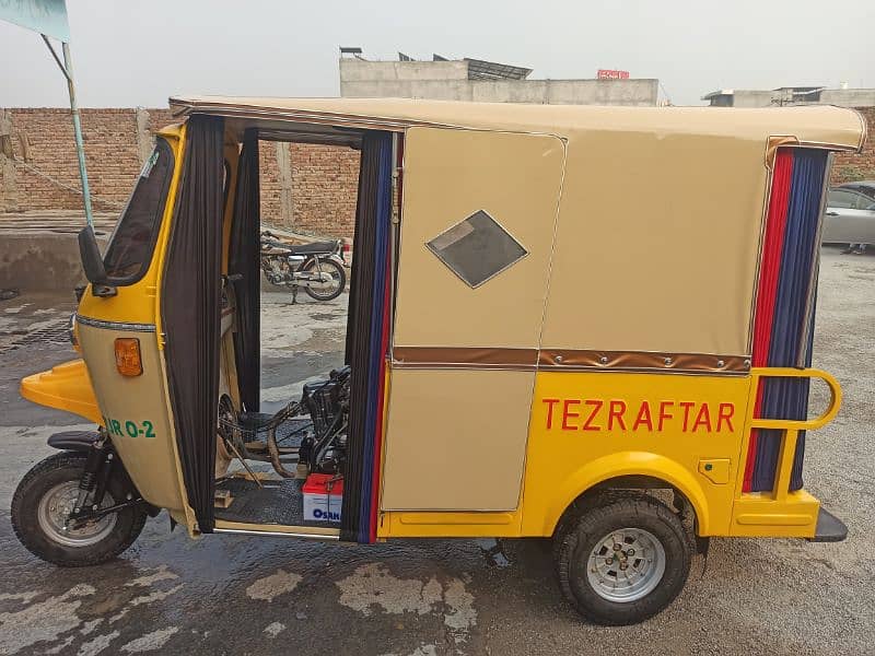 TEZ RAFTAR RIKSHAW 6 SEATER 24 MODEL 17