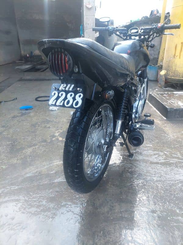 urgent for sale bike Ravi 125 5 gares self start 3