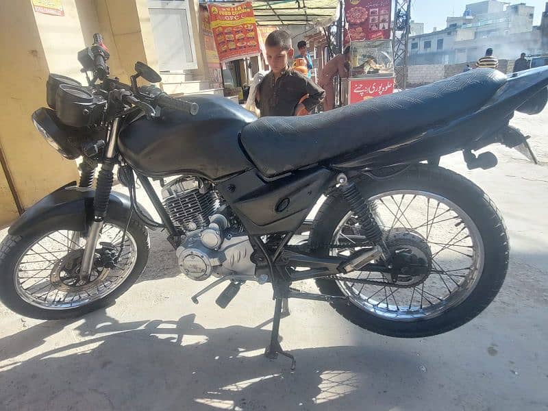 urgent for sale bike Ravi 125 5 gares self start 4