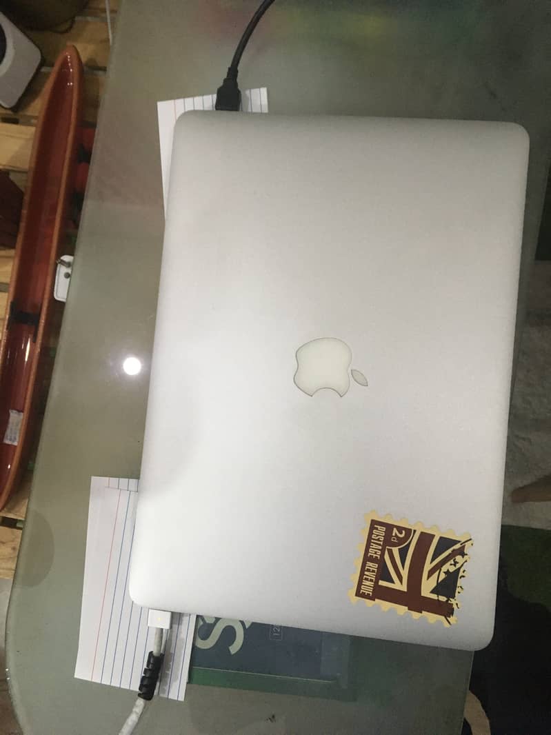 MacBook Air (Mid 2013) - 4/128GB SSD + Free Extra Accessories 2