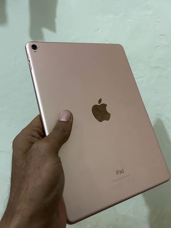 iPad Pro 9.7 inch 128gb wifi 1