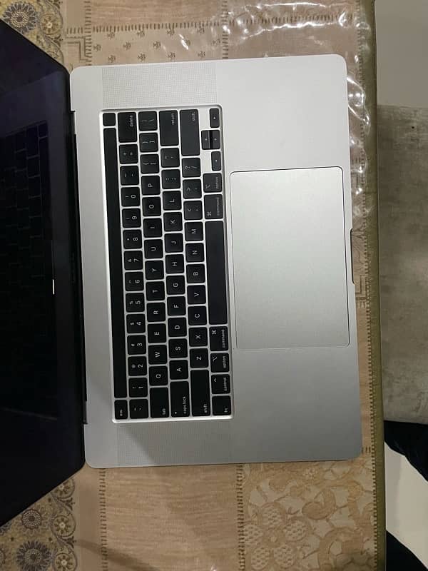 MacBook Pro 16,1 2019 2