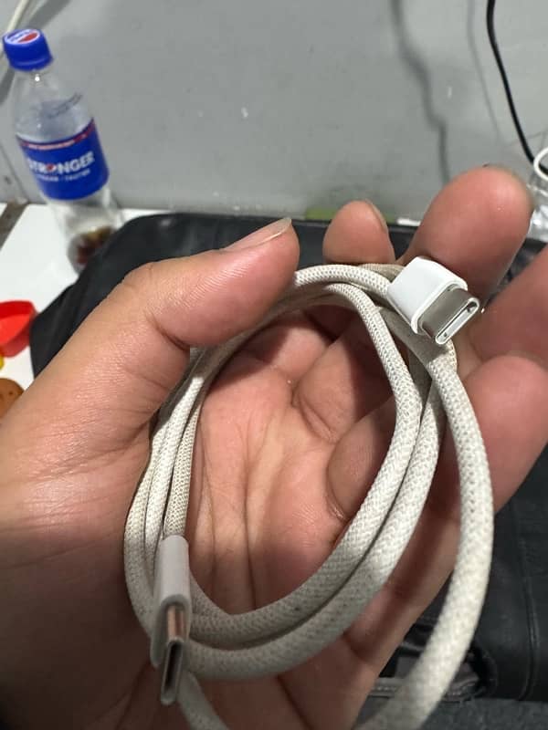 iPhone 15Pro Max Genuine Cable 0