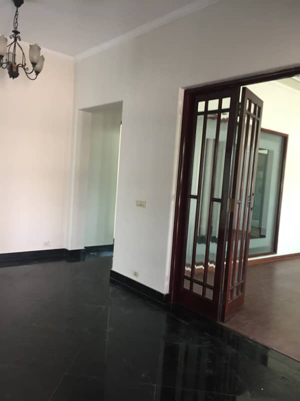 HOUSE FOR SALE IN SARWAR COLONY 7