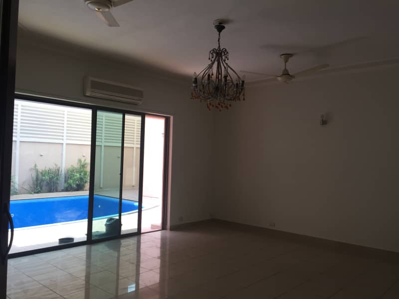 HOUSE FOR SALE IN SARWAR COLONY 12