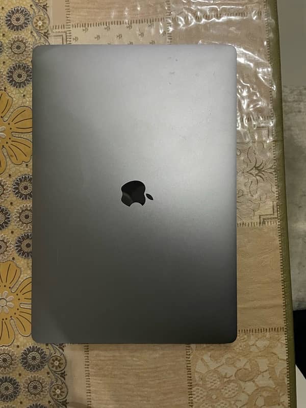 MacBook Pro 16,1 3