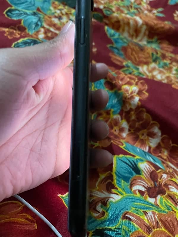 IPhone XR black Colour 5