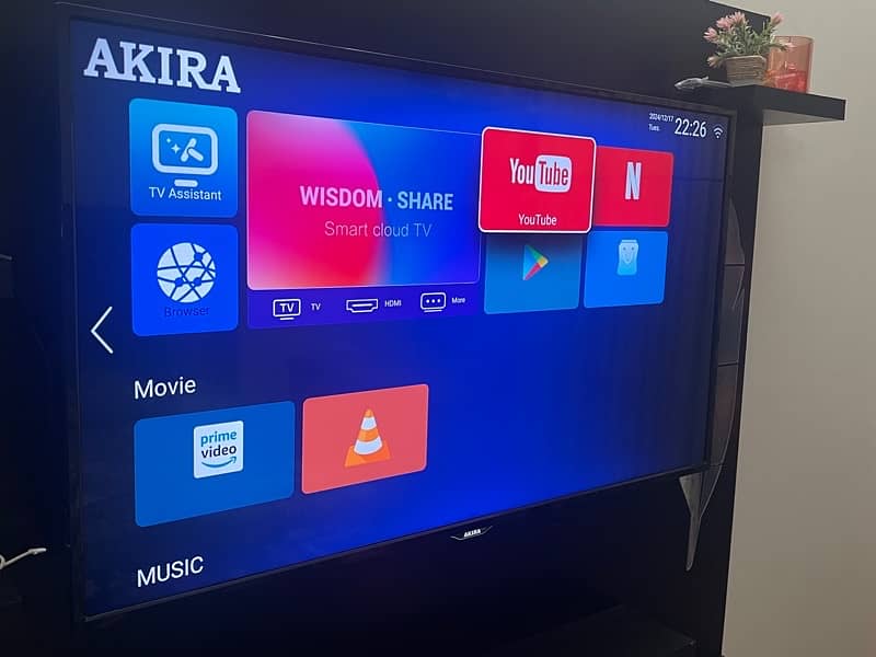 Akira 43 inch SMART LED 1