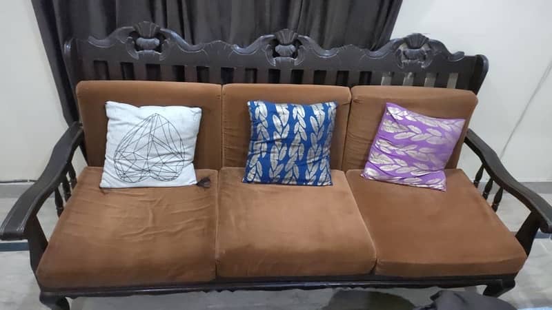 5 seater wooden sofa set 1