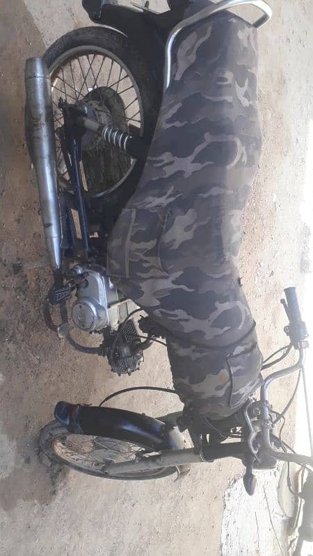 Dhoom/ Yamaha bike 33000 2