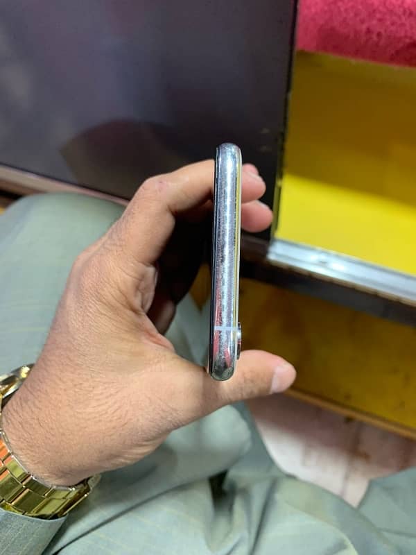 IPHONE XS 64 GB 2