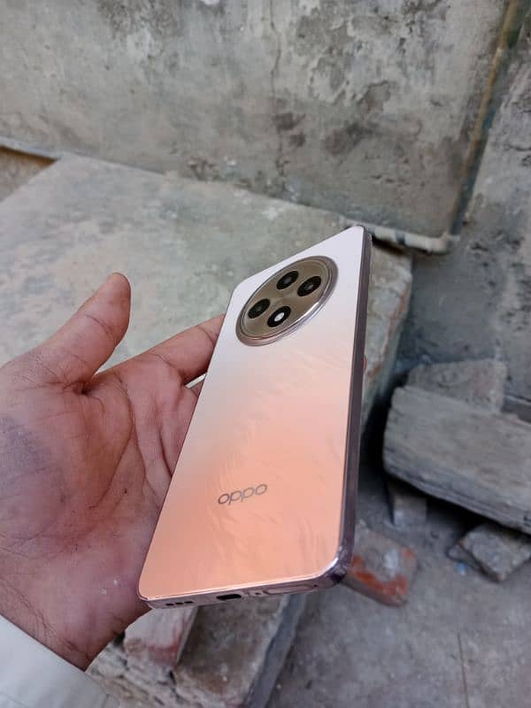 Oppo Reno 12F 8+4/256 4G 0