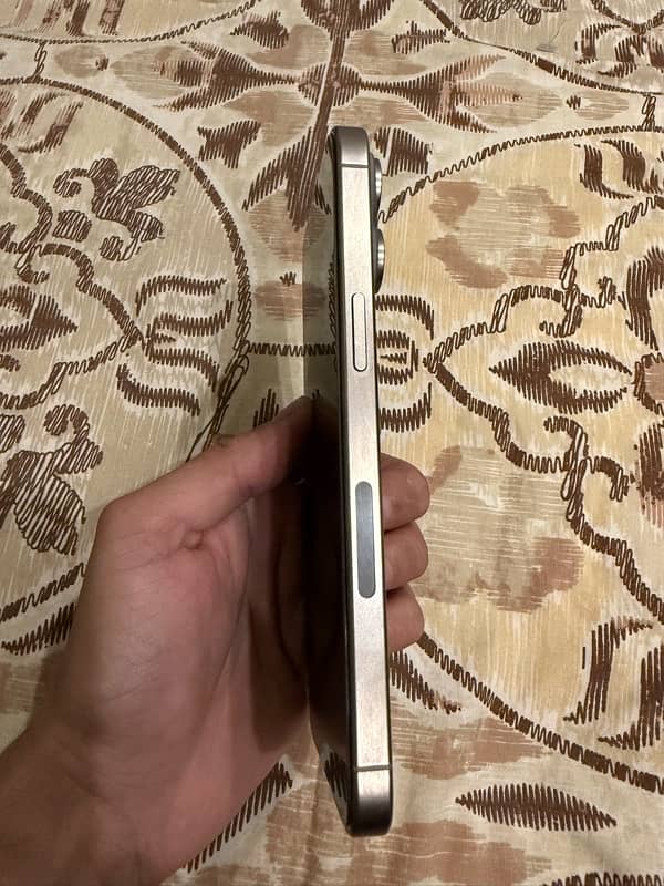 iPhone 15 Pro Max 512GB 4