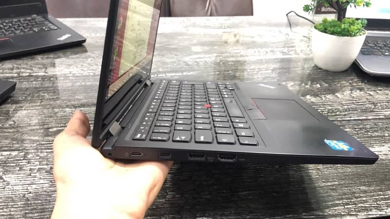 Lenovo ThinkPad L390 Yoga 6