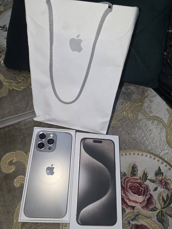 Apple iphone 15 pro mac 256gb just like brand new 9