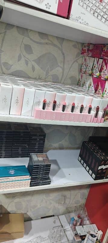 imported makeup items available on wholesale rates 1