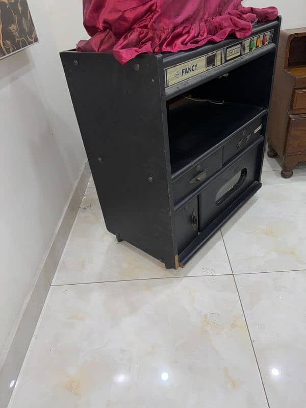 TV with trolley for sale 4