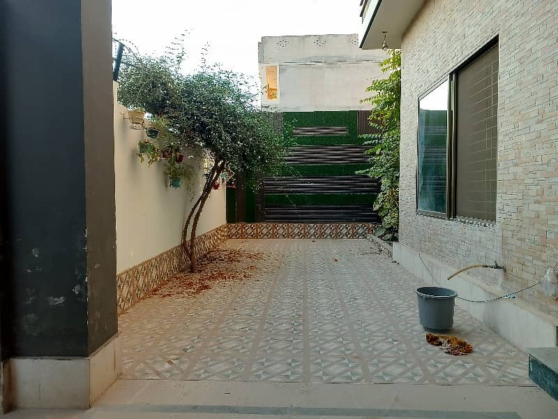 9 Marla Double Story House For Rent in Queen road near cantt palace Sargodha 1