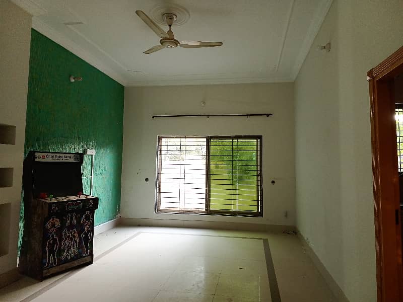 9 Marla Double Story House For Rent in Queen road near cantt palace Sargodha 4