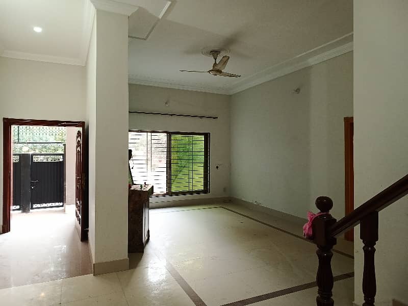 9 Marla Double Story House For Rent in Queen road near cantt palace Sargodha 11