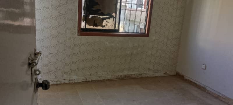 Apartment for sale 3 bed dd badar commercial dha phase 5 Karachi 17