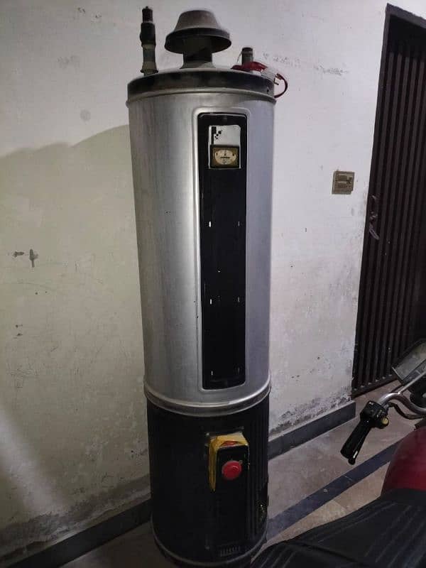 55 gallon water geyser 10/10 condition 0