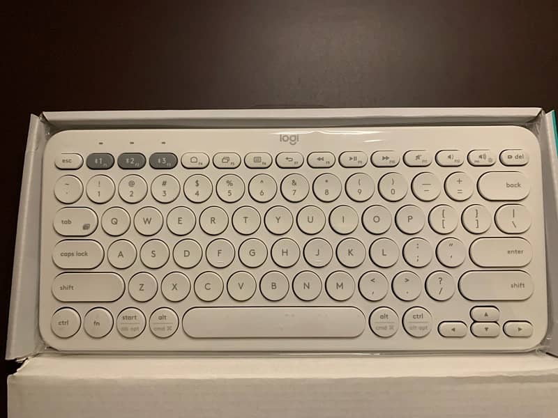 Logitech K380 Bluetooth keyboard brand new in white 1